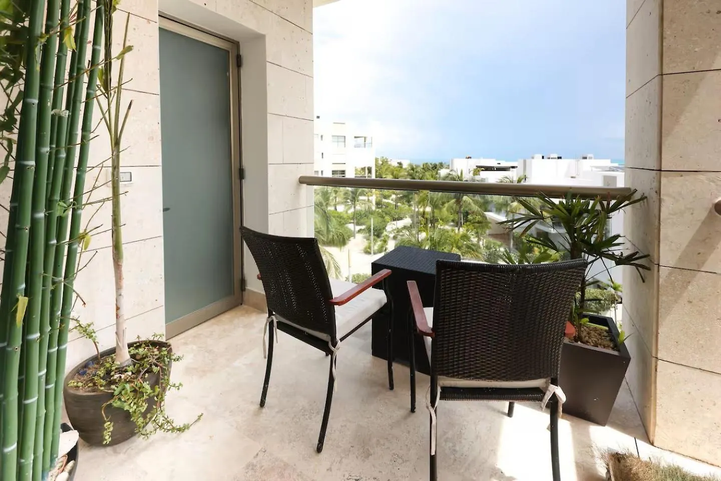 La Amada Residences Private Beach Getaway With Pools & Gym Cancun