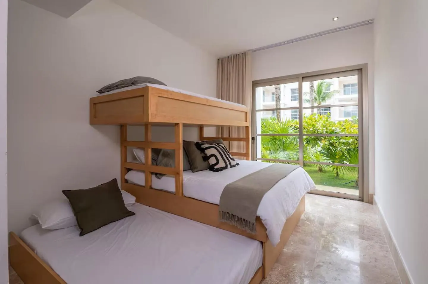 La Amada Residences Private Beach Getaway With Pools & Gym Cancun