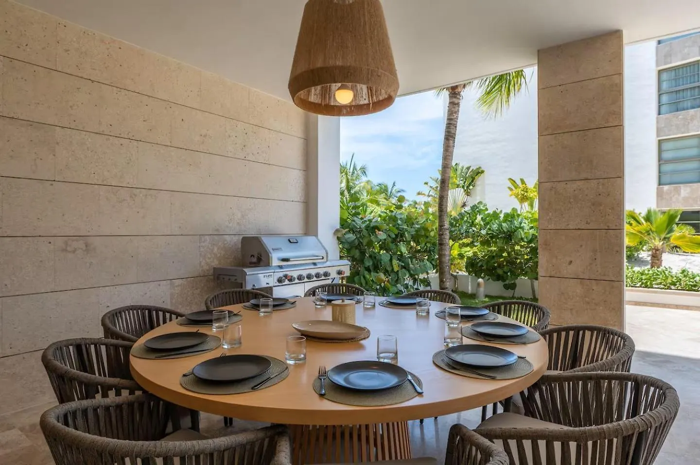 Apartment La Amada Residences Private Beach Getaway With Pools & Gym Cancun