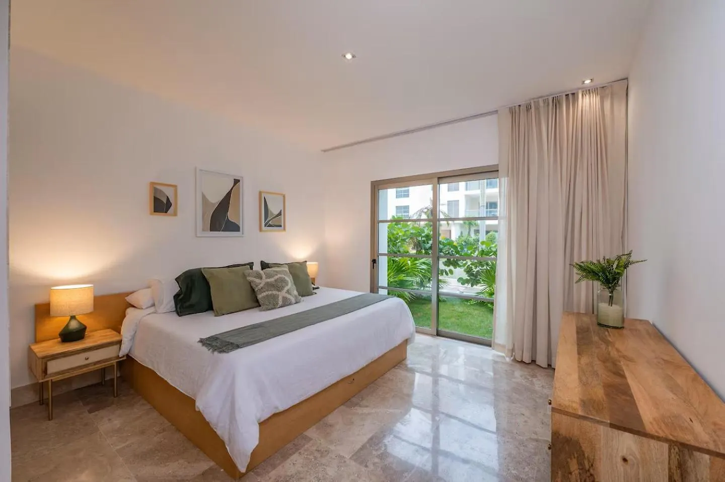 La Amada Residences Private Beach Getaway With Pools & Gym Cancun 0*,  Mexico