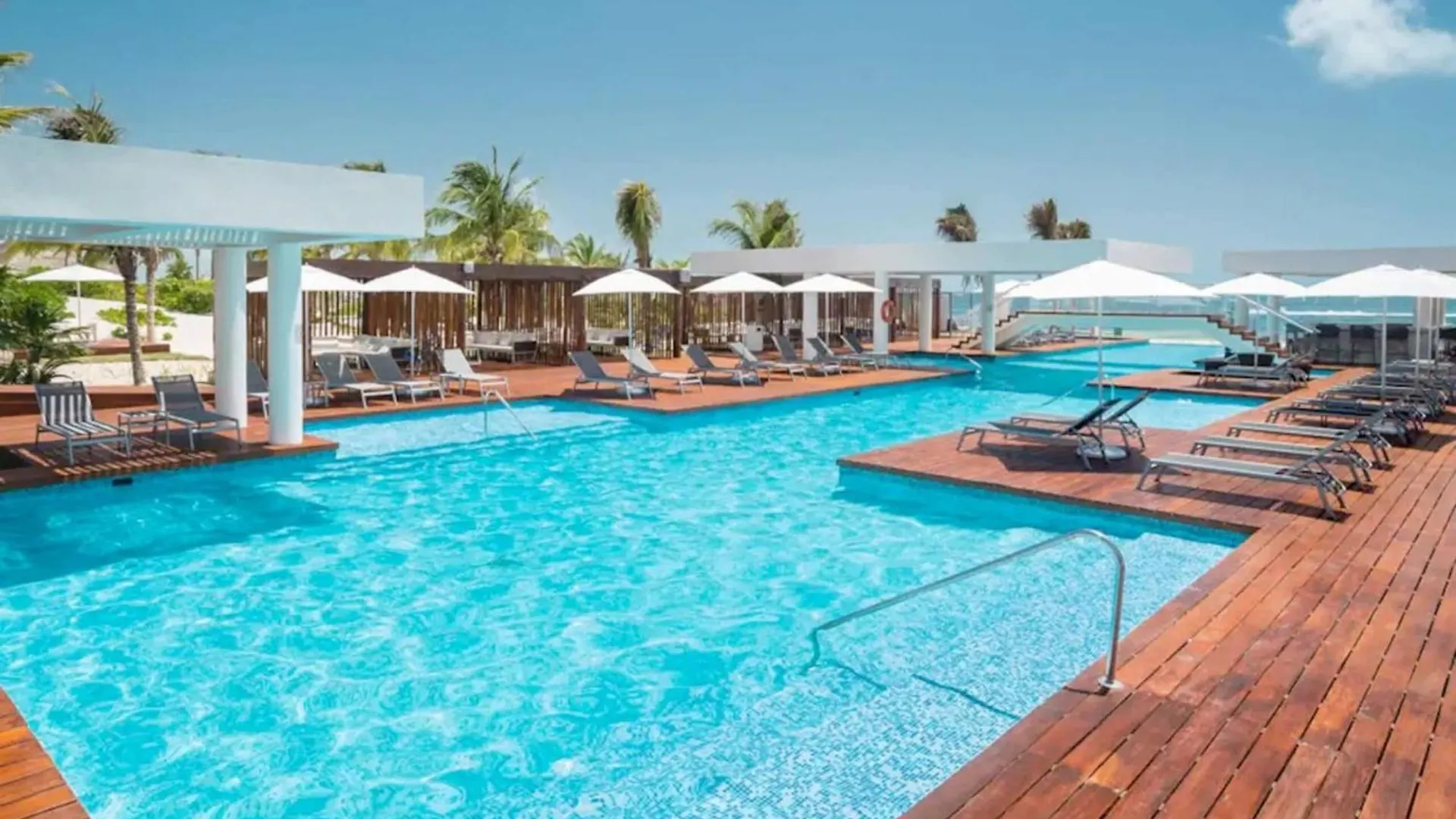 Apartment La Amada Residences Private Beach Getaway With Pools & Gym Cancun