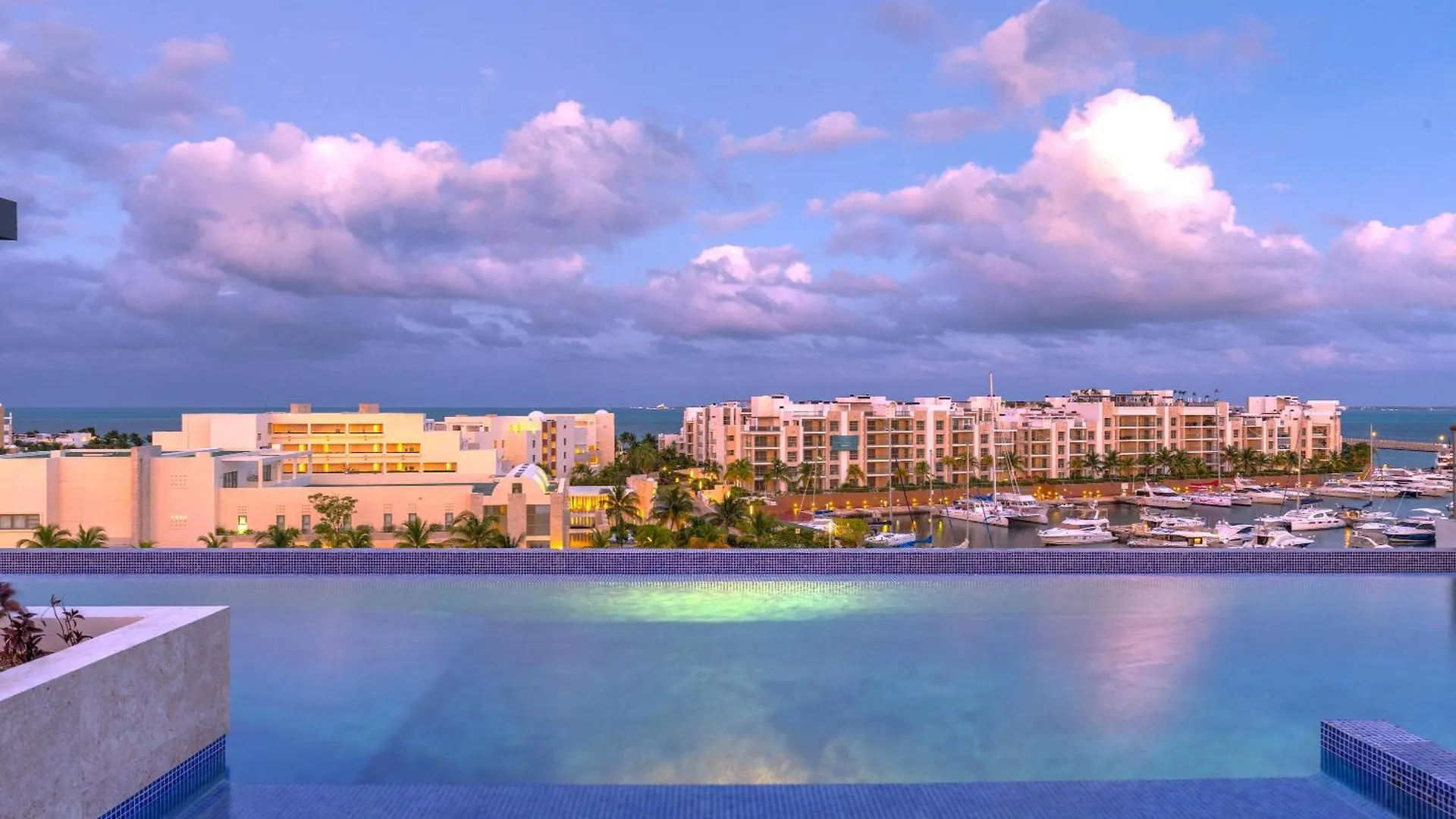 La Amada Residences Private Beach Getaway With Pools & Gym Cancun 0*,  Mexico