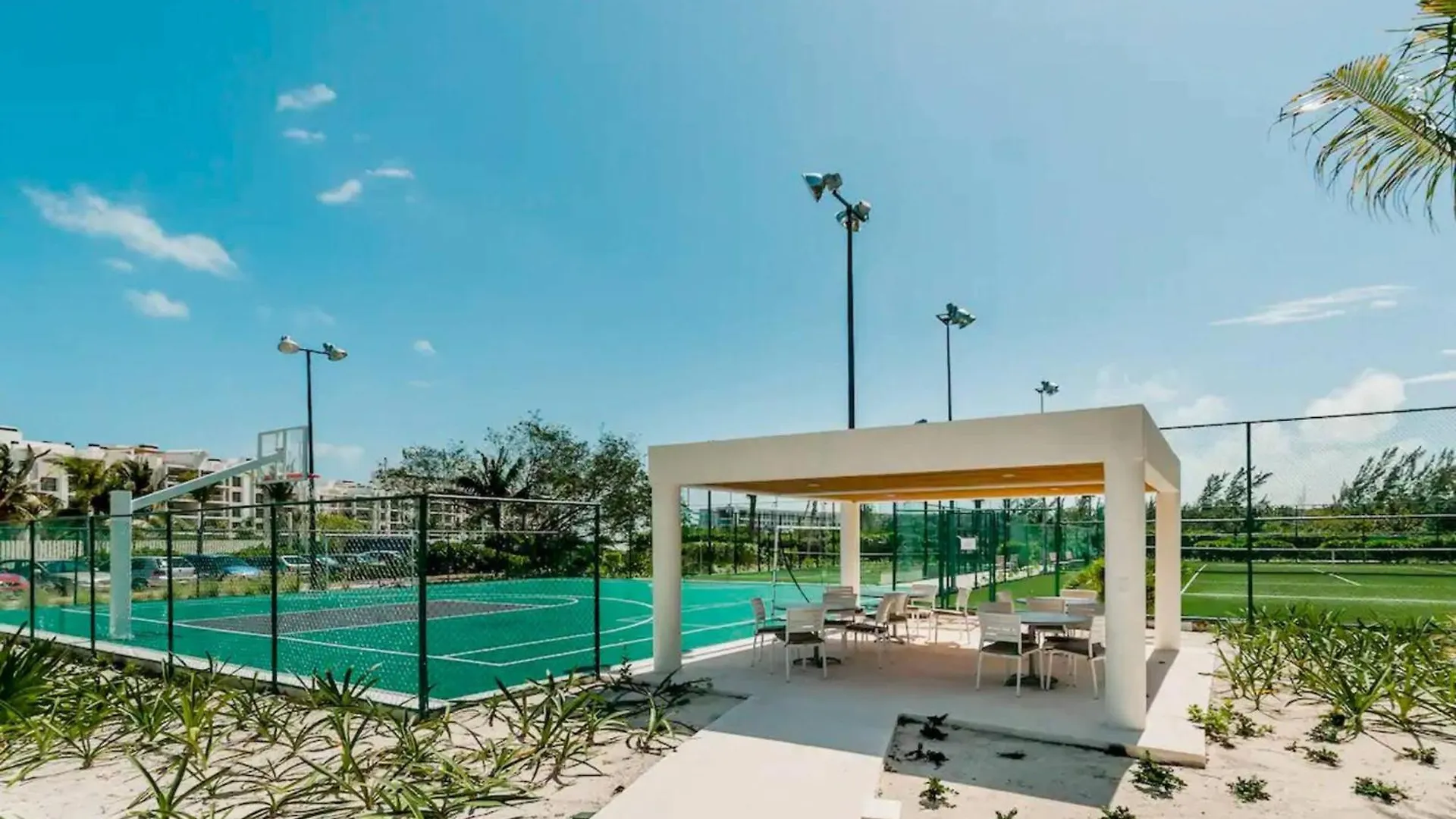 La Amada Residences Private Beach Getaway With Pools & Gym Cancun Apartment