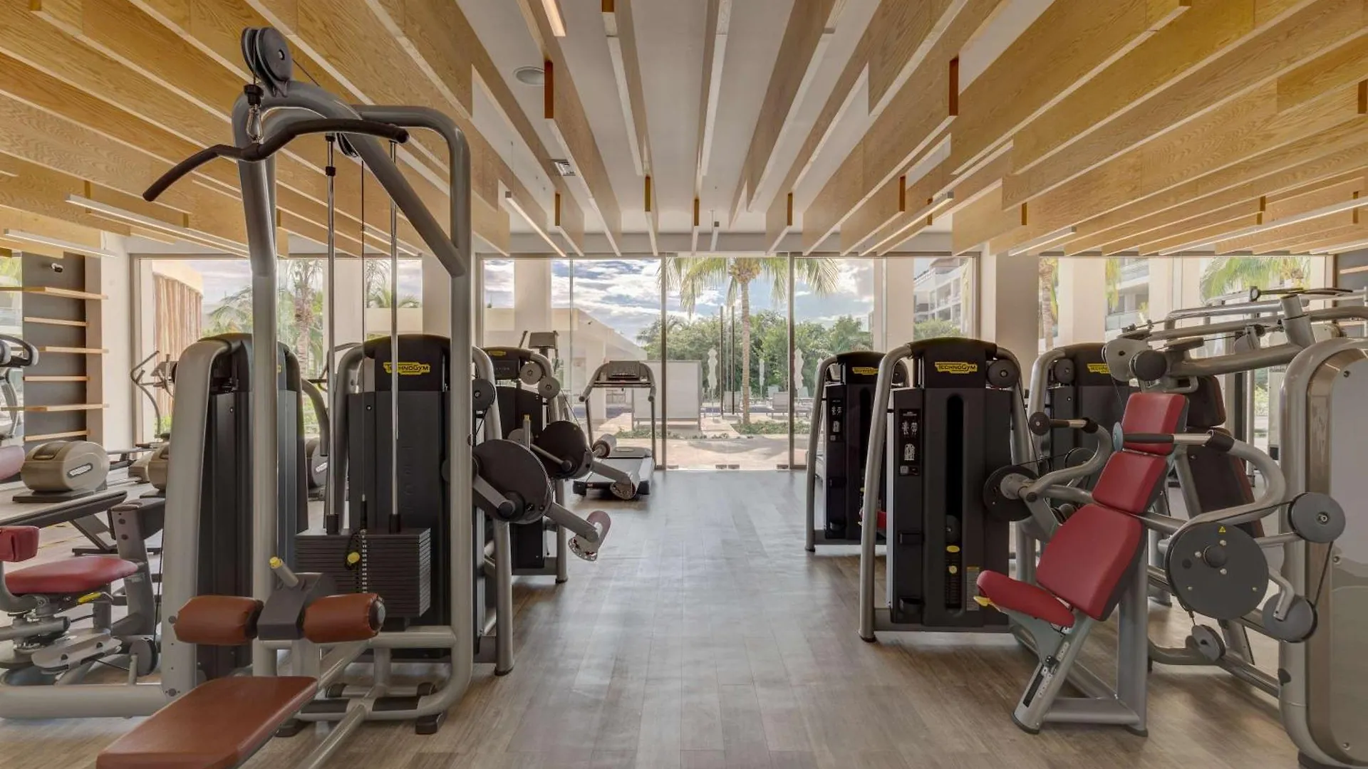 La Amada Residences Private Beach Getaway With Pools & Gym Cancun Mexico
