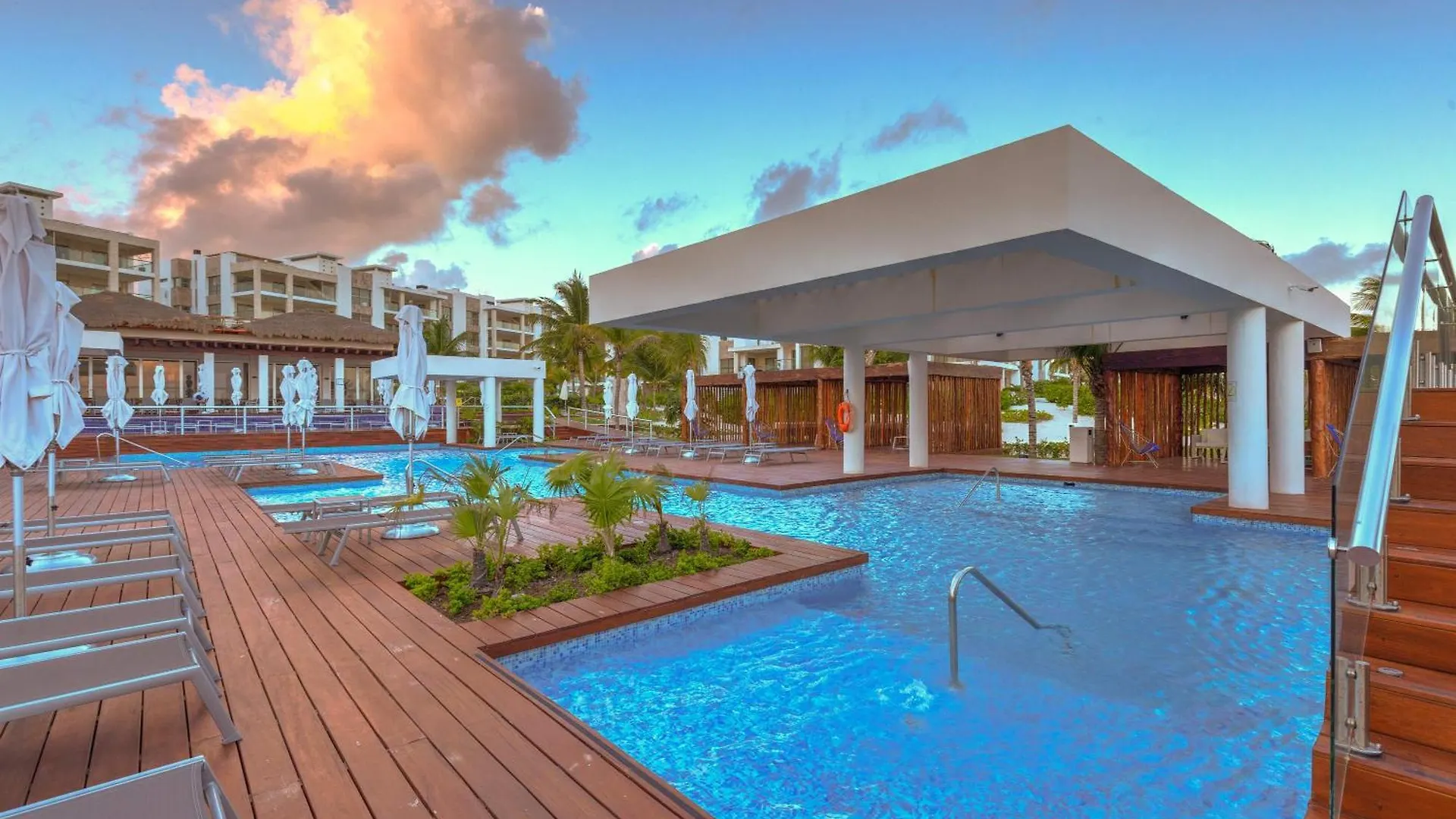La Amada Residences Private Beach Getaway With Pools & Gym Cancun 0*,