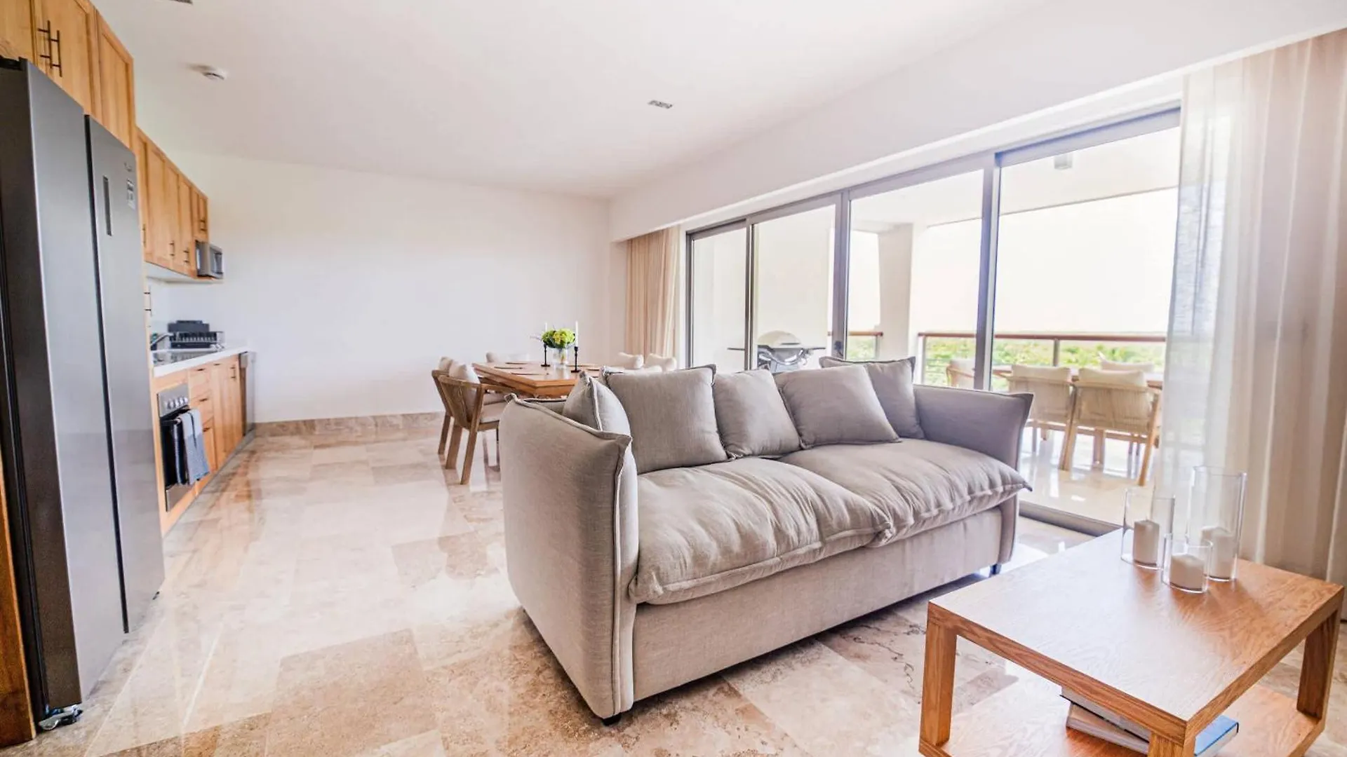 La Amada Residences Private Beach Getaway With Pools & Gym Cancun Apartment