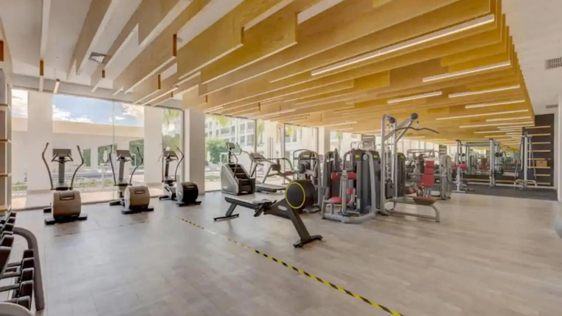 La Amada Residences Private Beach Getaway With Pools & Gym Cancun