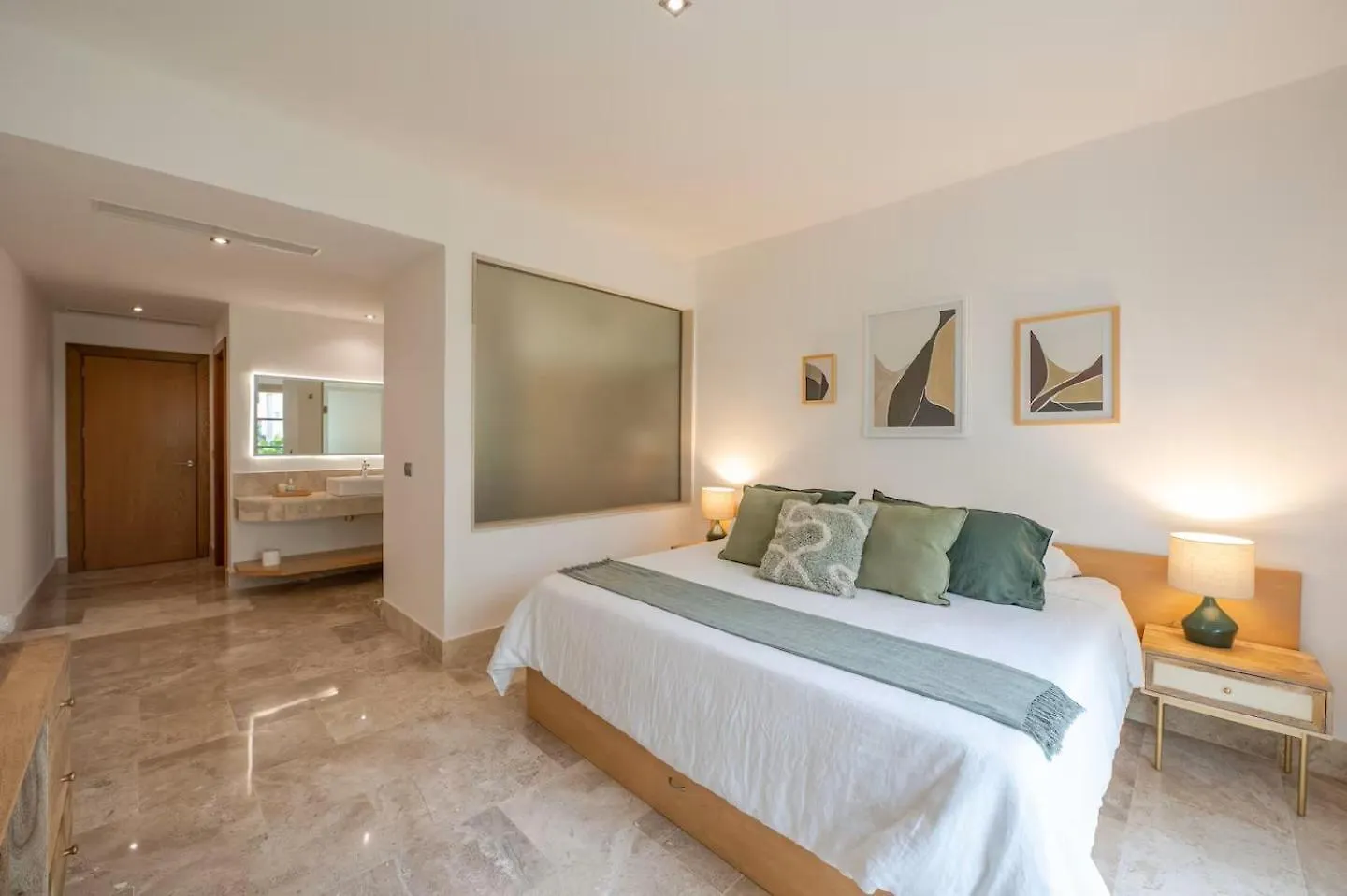 La Amada Residences Private Beach Getaway With Pools & Gym Cancun Apartment
